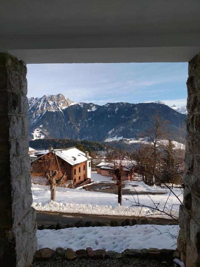 Studio au calme, vue imprenable sur la vallée Leysin Extérieur photo